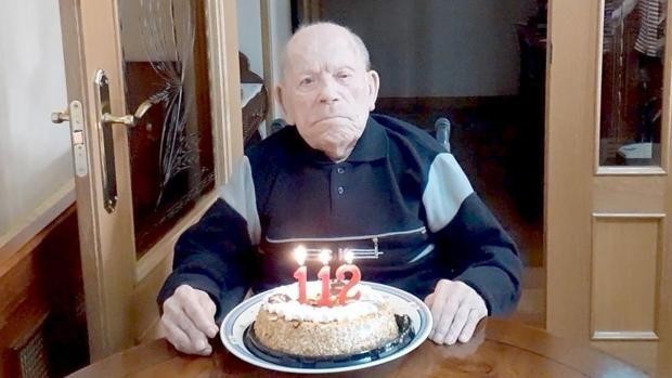 Murió el hombre más longevo del mundo: tenía 112 años y 341 días