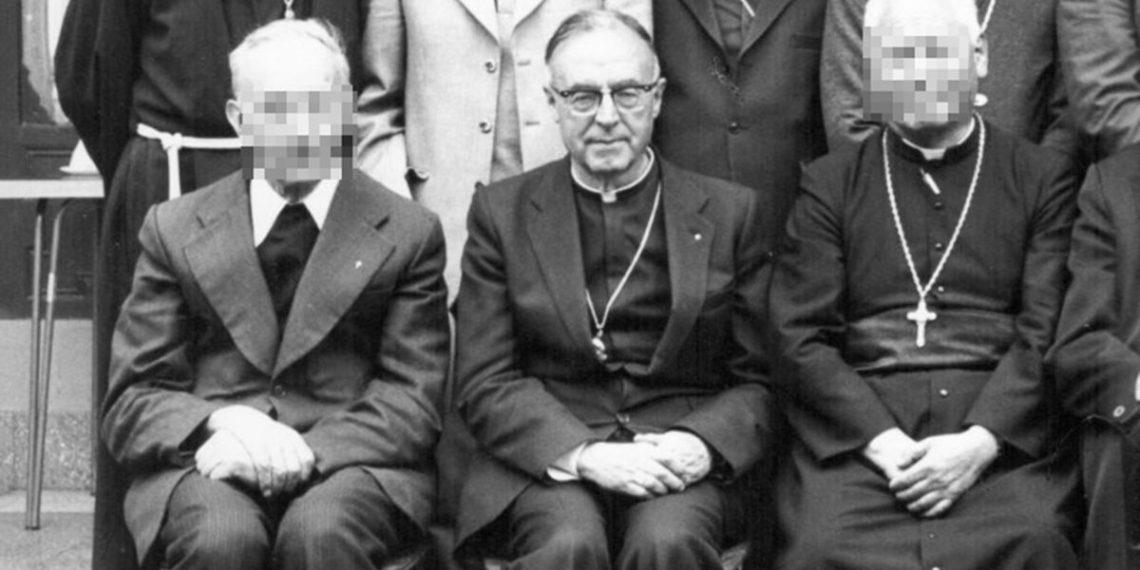 Alejandro Mistr Un ex obispo auxiliar de Sucre y arzobispo de La Paz, el sacerdote de ...
