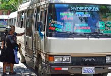 Alcalde de Tarija anuncia aprobación de tarifa transitoria y transporte de micros confirma retorno al servicio