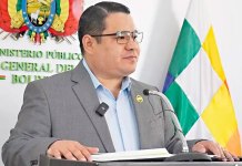 “Roger Mariaca es una piedra en el zapato para Rodrigo Paz”, señala exdiputado del MAS