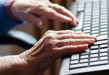 Tecnología y adultos mayores en Tarija: una herramienta para la inclusión, pero también un desafío frente a las estafas digitales