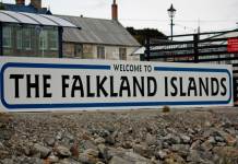 Impase por Malvinas/Falklands: Argentina respalda a Bolivia, mientras embajador británico rechaza dar “paso atrás”