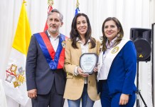 Universidad Católica Boliviana de Tarija entrega “Distinción Honorífica” a la Gobernadora