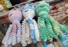 Pulpos de apego en Tarija: el pequeño compañero de crochet que brinda consuelo a bebés prematuros